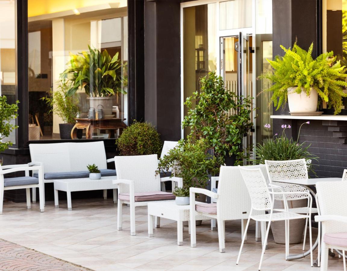 Constellation Hotel