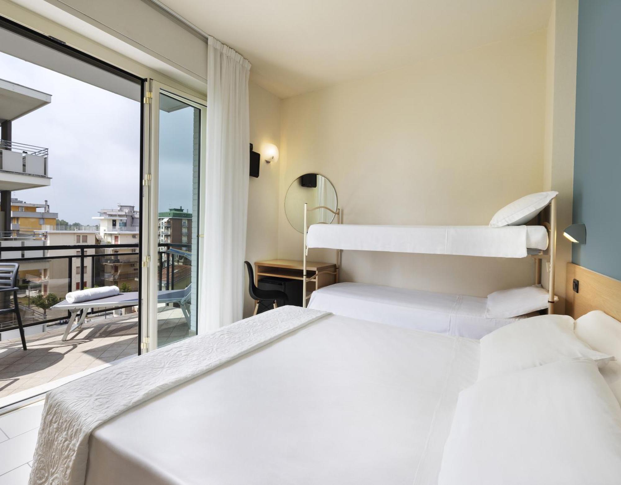 Hotel Constellation 3*