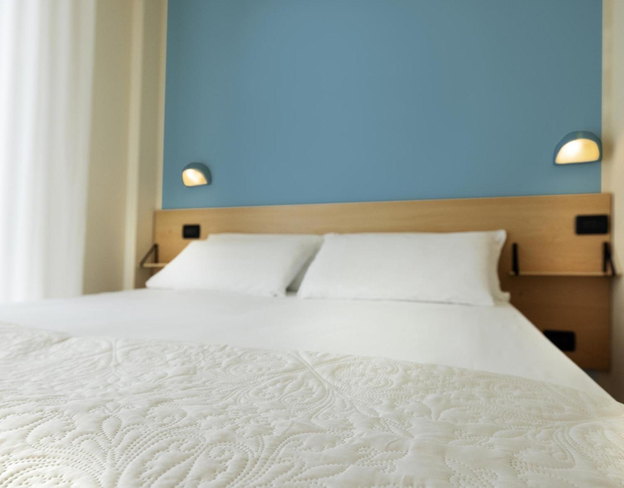 Constellation Hotel 3*